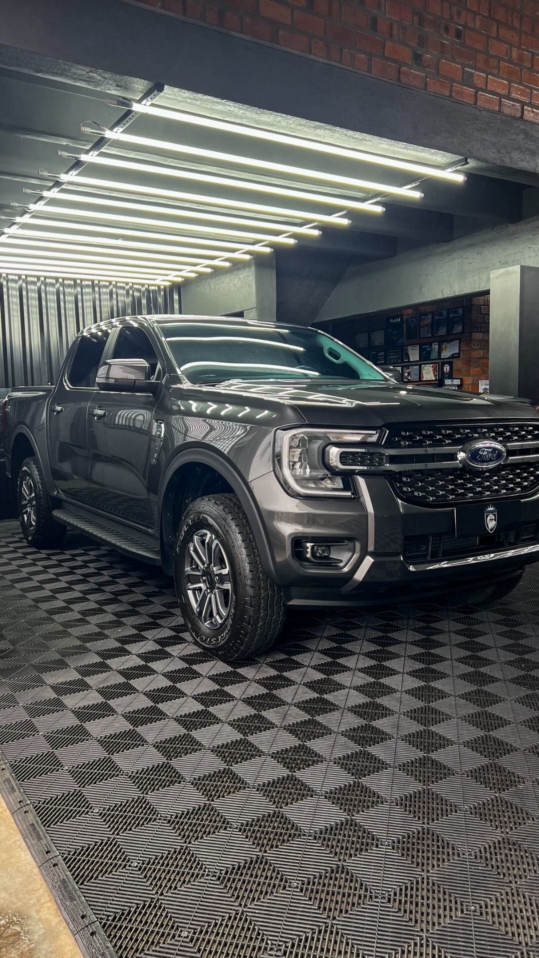 Veículo com acabamento premium no estúdio Eagle Detailers Premium — foto 1
